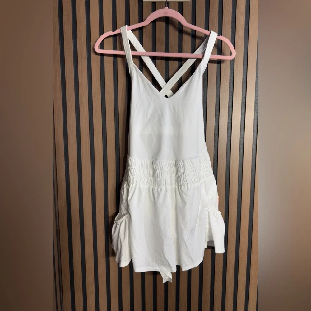 White Cross-Back Top and‎ Layered Skirt Set Sz M